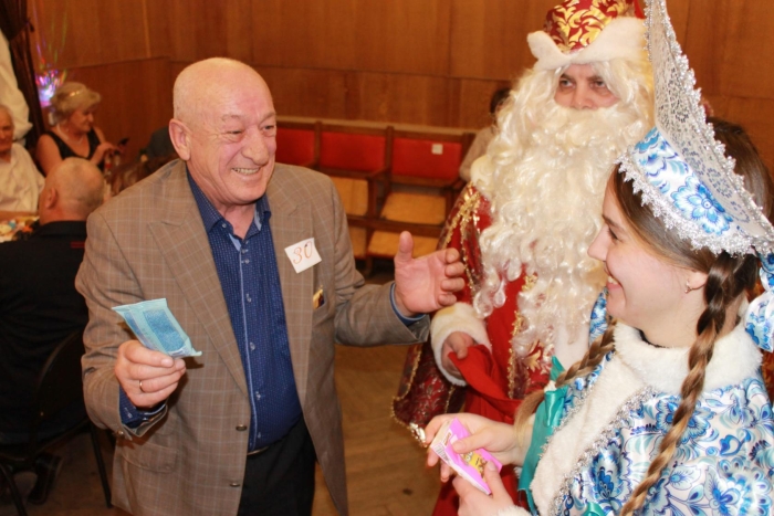  Клинцах прошел новогодний бал-маскарад