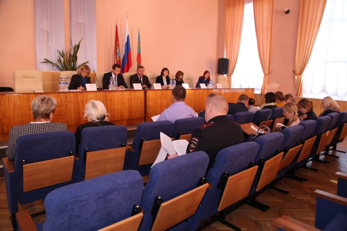В Клинцах прошло выездное заседание Комиссии по делам несовершеннолетних