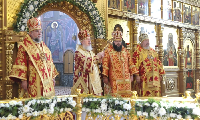 Губернатор Брянской области поздравил митрополита Брянского и Севского Александра с 65-летием