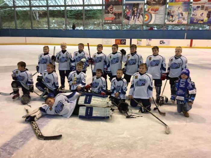 Клинцовские хоккеисты успешно выступили на турнире «Кубок Варяга»