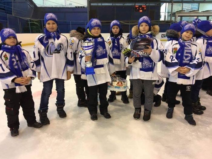 Клинцовские хоккеисты успешно выступили на турнире «Кубок Варяга»