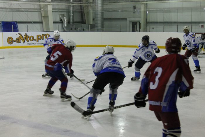 В рамках НХЛ в городе Клинцы состоялся матч "ХК Клинцы" - "Вымпел" 