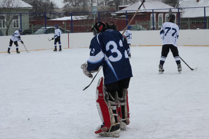 В городе Клинцы прошел открытый турнир по хоккею с шайбой среди юношеских команд