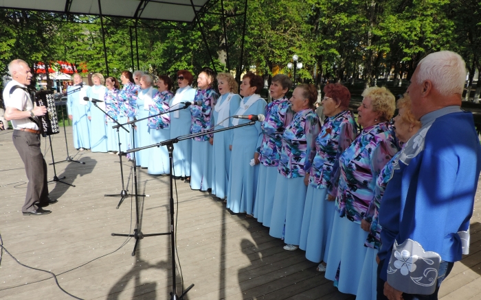 В Клинцах состоялась концертная программа хоровых коллективов «Эти песни спеты на войне»