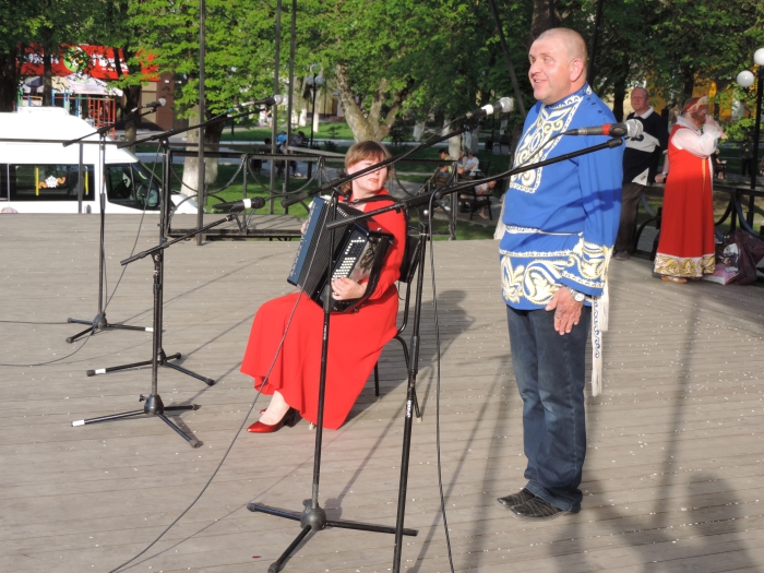 В Клинцах состоялась концертная программа хоровых коллективов «Эти песни спеты на войне»