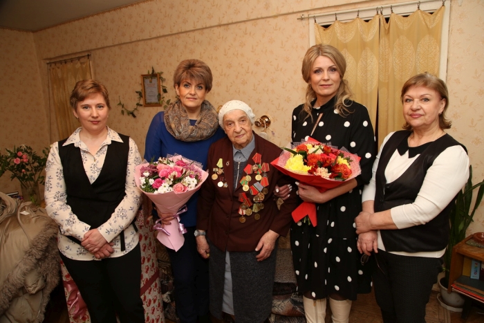 В Клинцах участница Сталинградской битвы принимает поздравления со 102-ым днем рождения