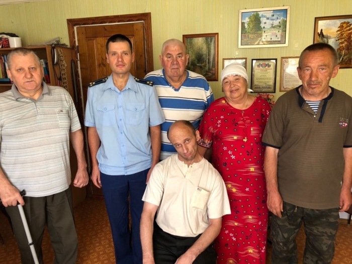 Прокурор города Клинцы встретился с представителями общественной организации инвалидов