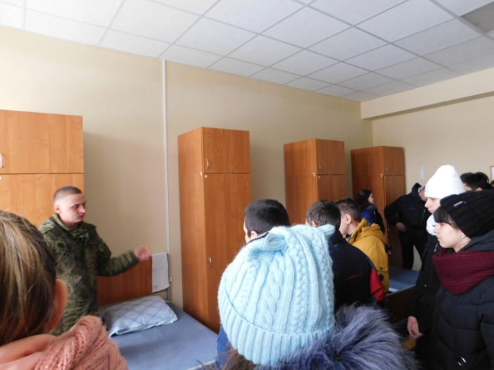 Клинцовские школьники посетили войсковую часть