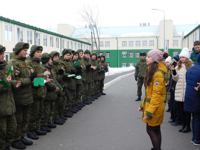 Клинцовские школьники посетили войсковую часть