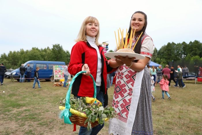 Ночь на Ивана Купала в Лопатнях: хороводы, гадания, венки, прыжки через костер