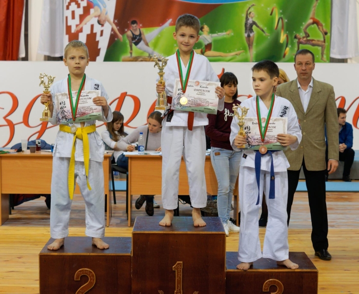 Клинцовские каратисты успешно выступили на международных соревнованиях в Могилеве