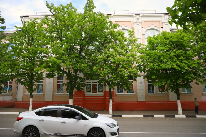 В Клинцах распустились каштаны