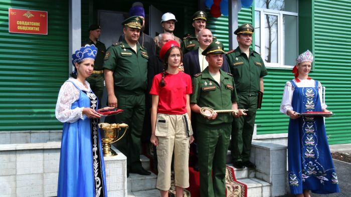 В городе Клинцы состоялась церемония открытия новых солдатских общежитий 