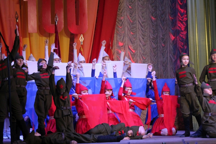 В Клинцах прошло торжественное собрание «Комсомольская юность - это жизнь и судьба» 