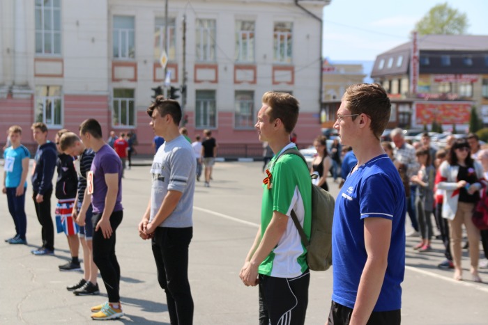 В Клинцах прошла легкоатлетическая эстафета, посвящённая Дню Победы