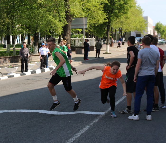 В Клинцах прошла легкоатлетическая эстафета, посвящённая Дню Победы