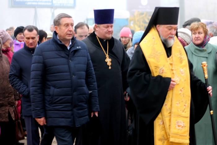В Клинцах состоялось освящение купольных крестов и куполов Богоявленского Кафедрального Собора