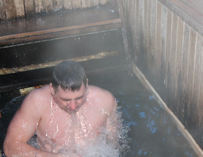На Крещение в городе Клинцы состоялось массовое купание