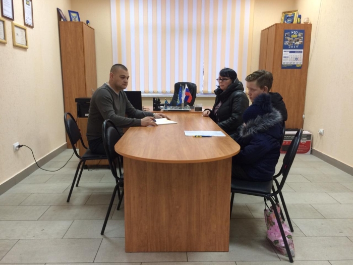 В Клинцах представители ЛДПР поздравили детей из многодетных семей с наступающим Новым годом