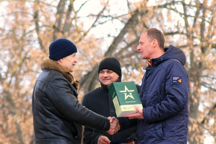 23 февраля - праздничный митинг ЛДПР в Клинцах: концерт, подарки, полевая кухня с кашей и чаепитием