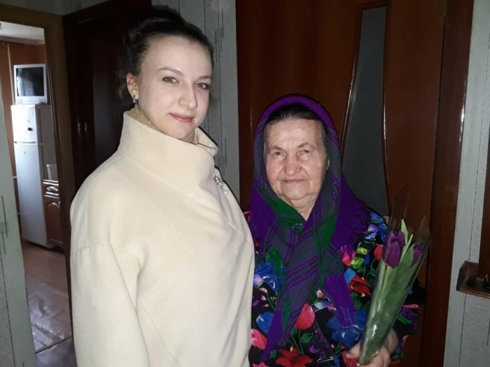Жительницы города Клинцы и Клинцовского района получили цветочные поздравления от ЛДПР