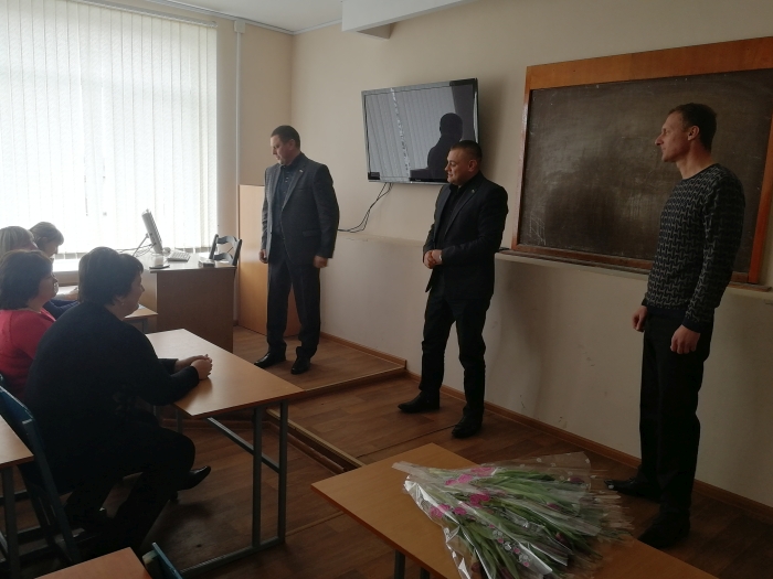 Жительницы города Клинцы и Клинцовского района получили цветочные поздравления от ЛДПР