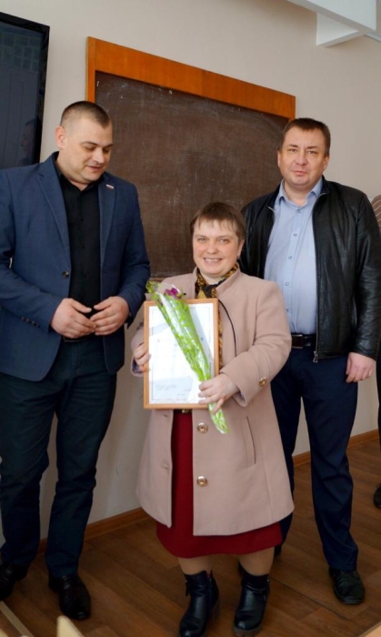 Жительницы города Клинцы и Клинцовского района получили цветочные поздравления от ЛДПР