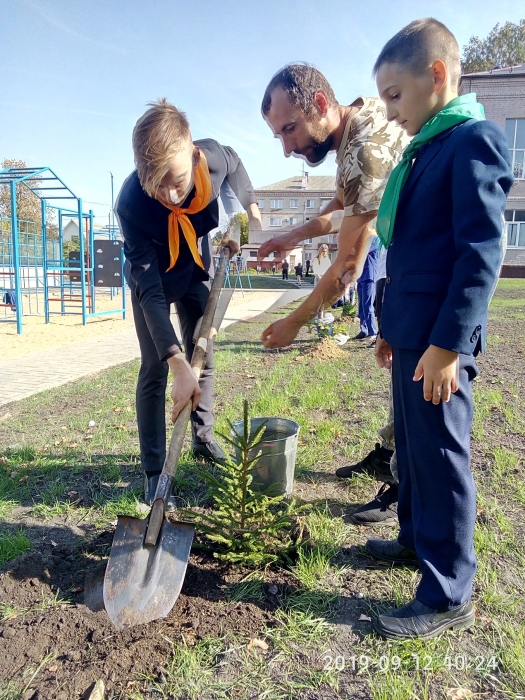 В Клинцах состоялась закладка памятной аллеи