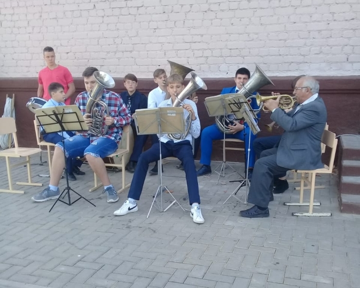 В Клинцах состоялась закладка памятной аллеи