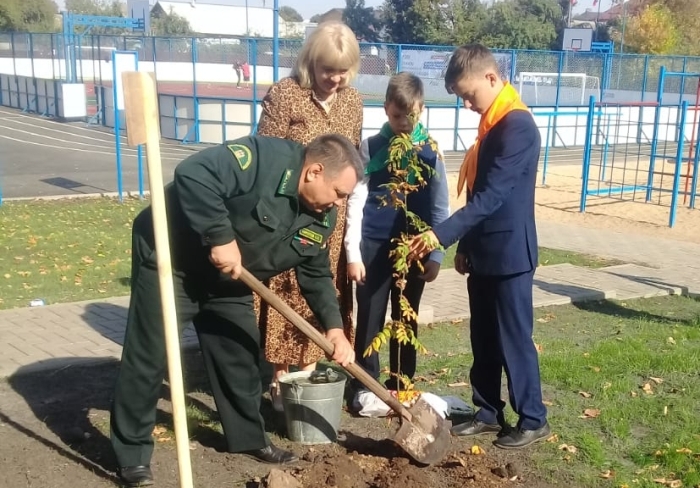 В Клинцах состоялась закладка памятной аллеи