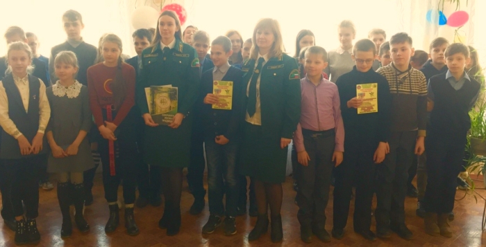 Сотрудники «Клинцовского лесничества» провели открытый урок в Чемерновской СОШ.