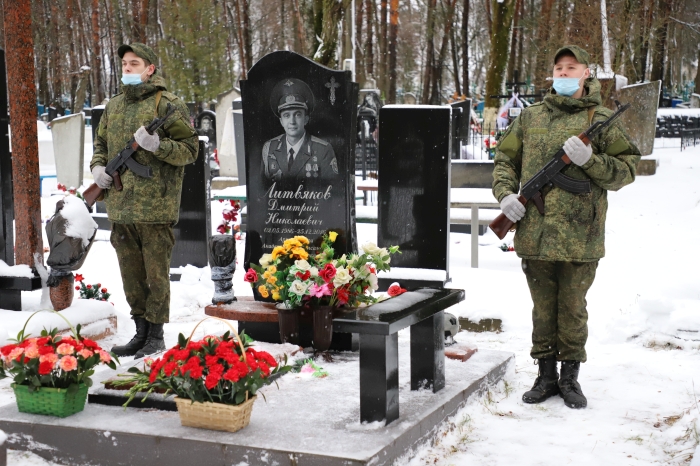 В Клинцах проходят памятные мероприятия по случаю гибели Дмитрия Литвякова и Бориса Сулейманова