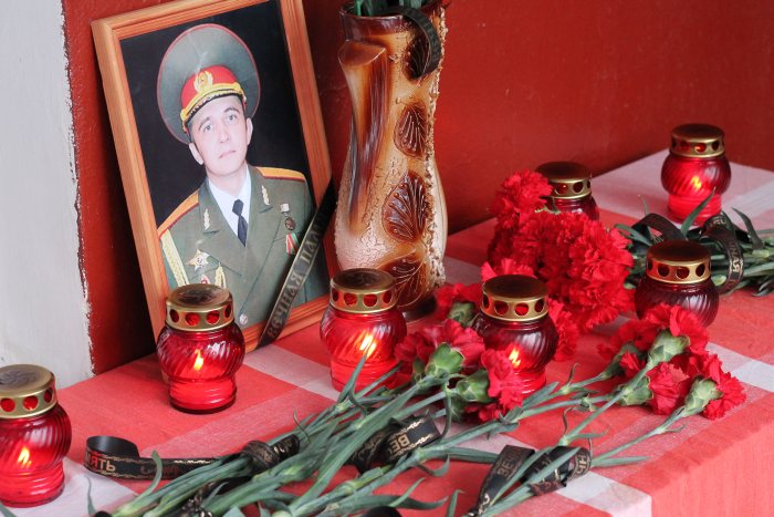 Клинчане скорбят по поводу гибели Дмитрия Литвякова, Бориса Сулейманова и всех летевших на Ту-154