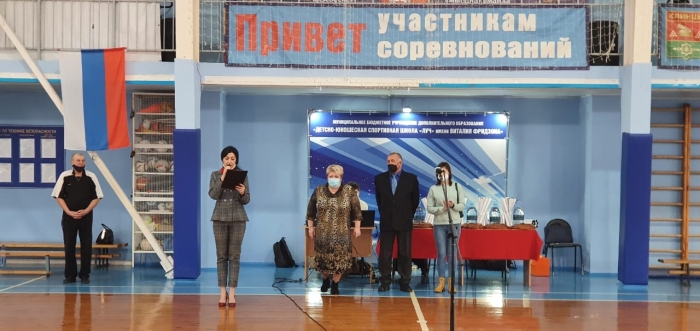 В Клинцах проходит турнир по мини-футболу, посвящённый памяти Дмитрия Литвякова
