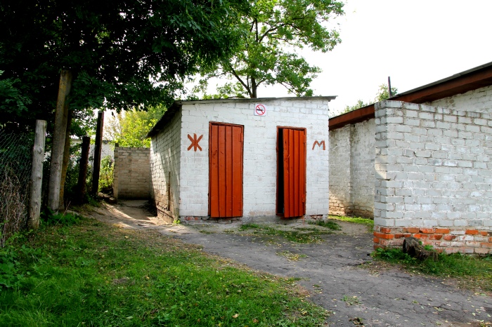 Деликатная тема: неотапливаемый туалет в сельской школе - проблемы со здоровьем и развитие комплексов у детей