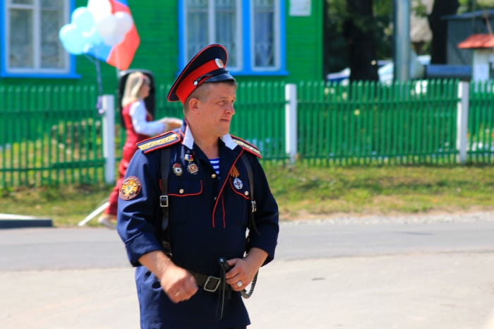 «Любо!» Валерию Денисенко - в Клинцовском районе торжественно открыли стелу первым казакам-поселенцам