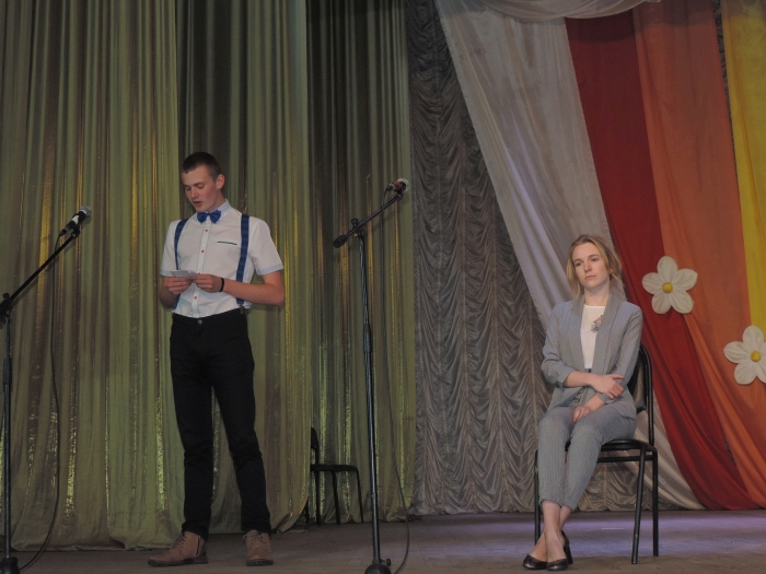 В Клинцах прошел молодежный капустник «Посвящение в студенты»