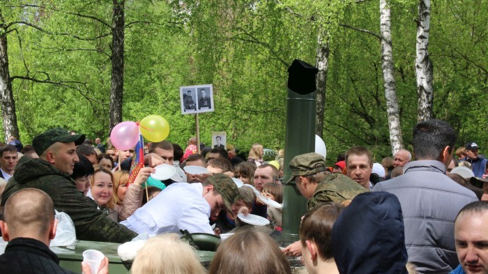 В городе Клинцы проходят праздничные мероприятия, посвященные Дню Победы