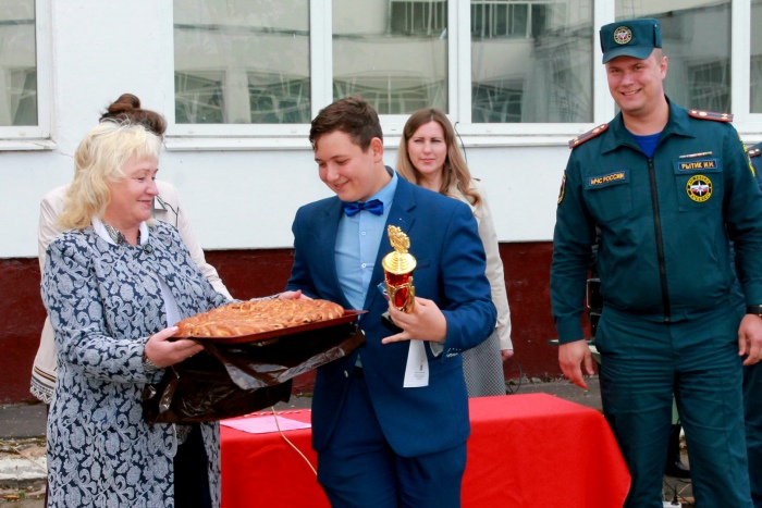 В городе Клинцы состоялась линейка - старт вступления в детское-юношеское общественное движение «Юный пожарный»