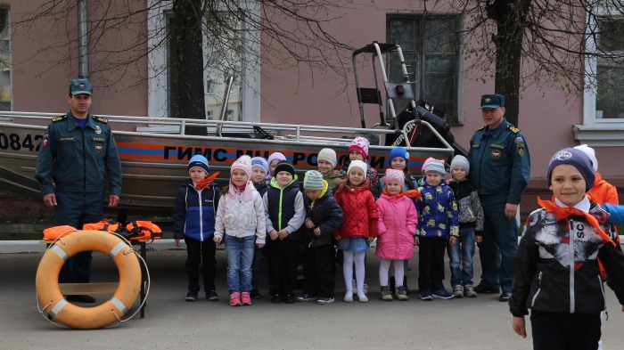 В городе Клинцы состоялась выставка пожарно-спасательной техники