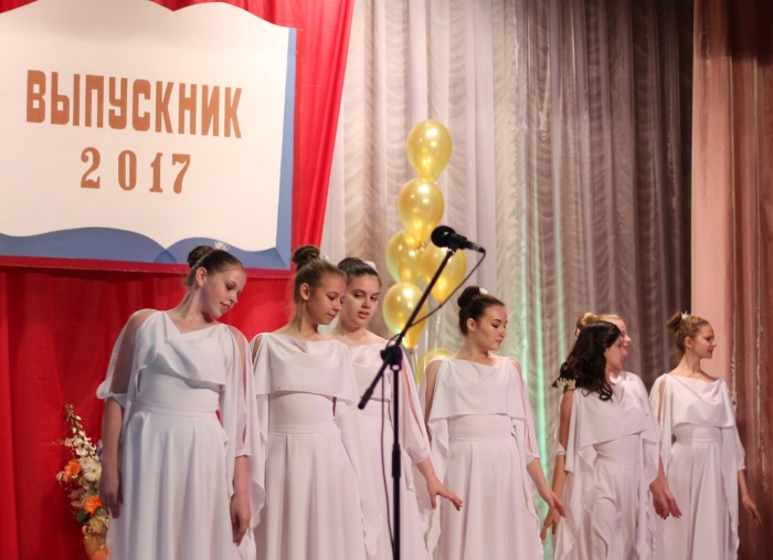 В городе Клинцы чествовали лучших выпускников школ