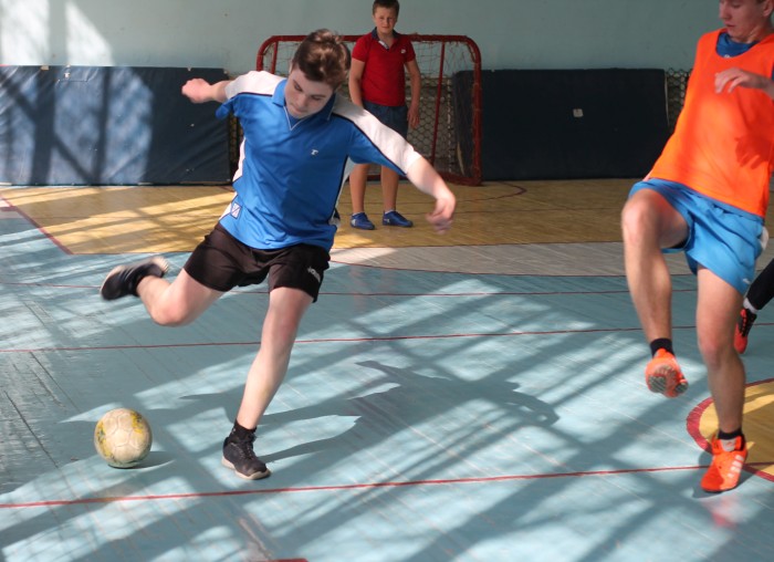 В Клинцах состоялся городской турнир по мини-футболу