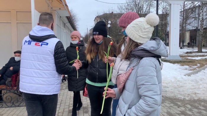 В Клинцах прошла акция #ВамЛюбимые, организованная «Молодой Гвардией»