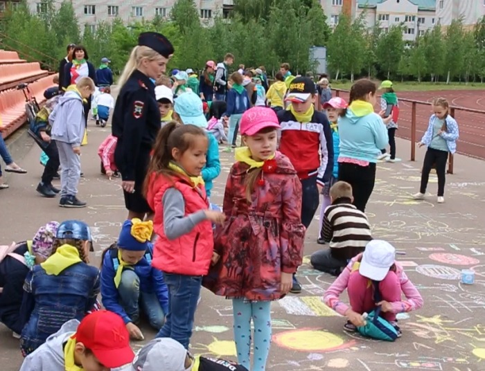 В городе Клинцы проходят праздничные мероприятия, посвященные Дню защиты детей