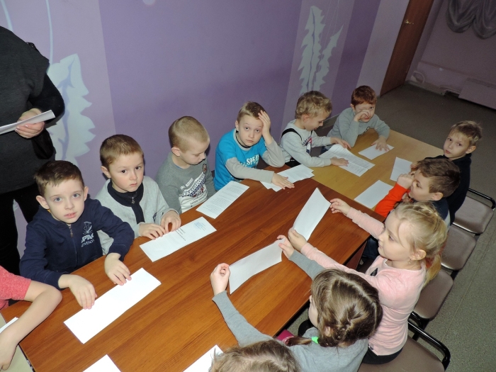 В Клинцах прошел мастер-класс по оригами «Маленькой хозяйке на заметку»