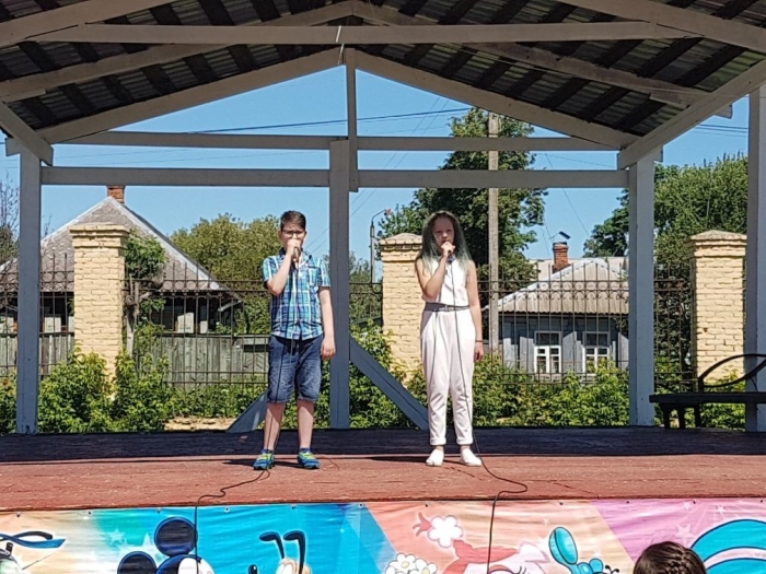В Клинцах в городском парке состоялся праздничный концерт, посвященный Дню защиты детей