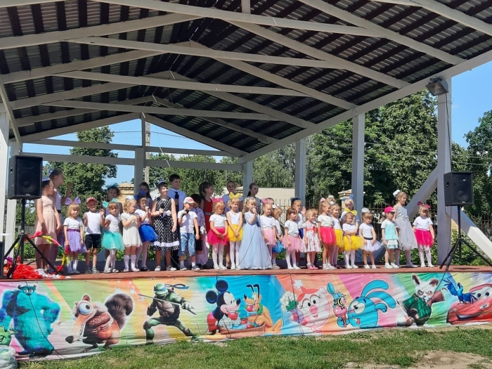 В Клинцах в городском парке состоялся праздничный концерт, посвященный Дню защиты детей