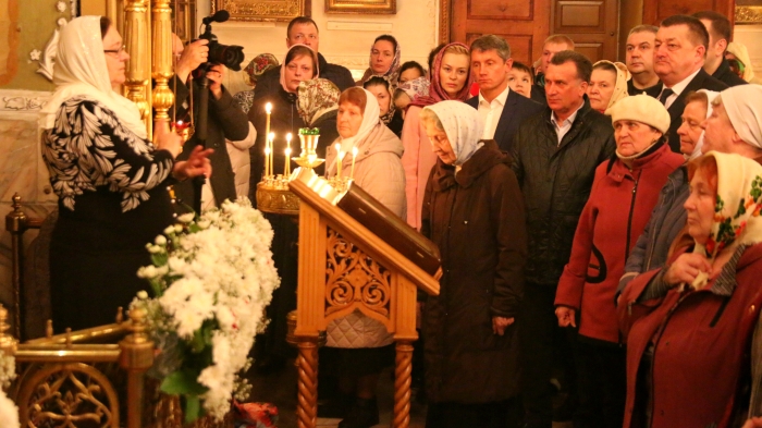 Вице-губернатор Брянской области Александр Резунов встретил Пасху в Петропавловском соборе города Клинцы