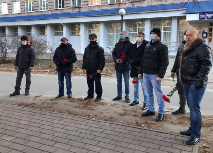 В Клинцах почтили память погибших в Чечне