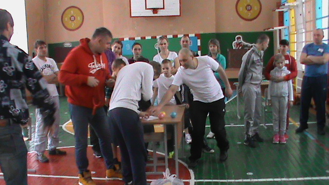 В Клинцах прошли соревнования «Папа может»